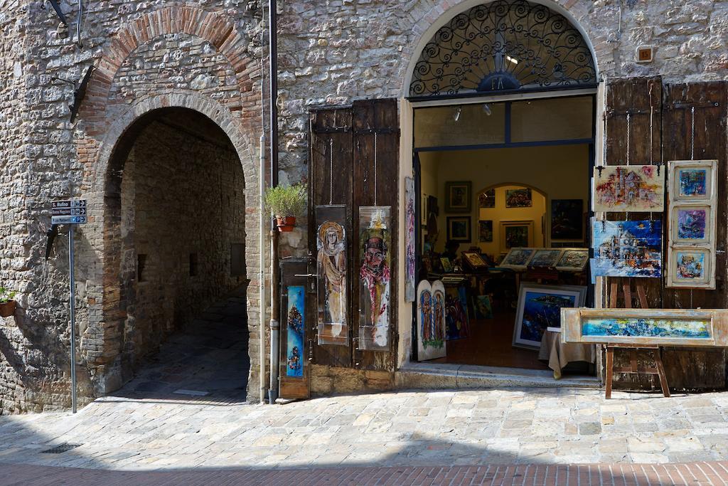 Апартаменты Il Cortile Di San Rufino Ассизи Номер фото